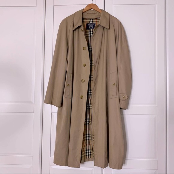 Vintage Burberry Trench Coat with Removable Wool Lining - Picture 3 of 16